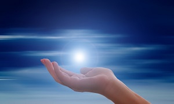 main spirituelle AUGMENTEE 1|cheque cadeau soins reiki 1h|universe-2581135_1920.compresse 3 ||